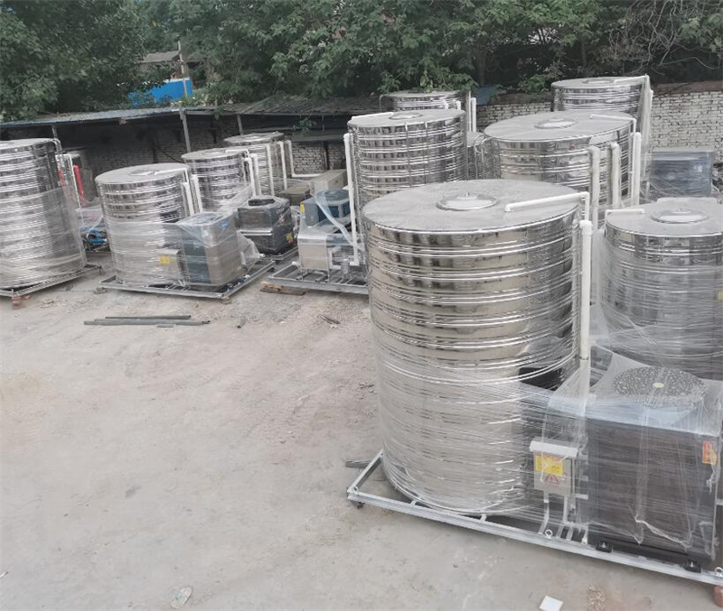圆柱形保温水箱
